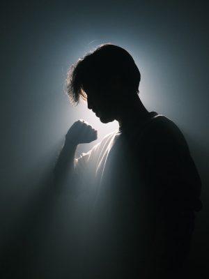 在线免费观看网站樱花影视剧封面——光与影，韩剧职场题材，都市感强